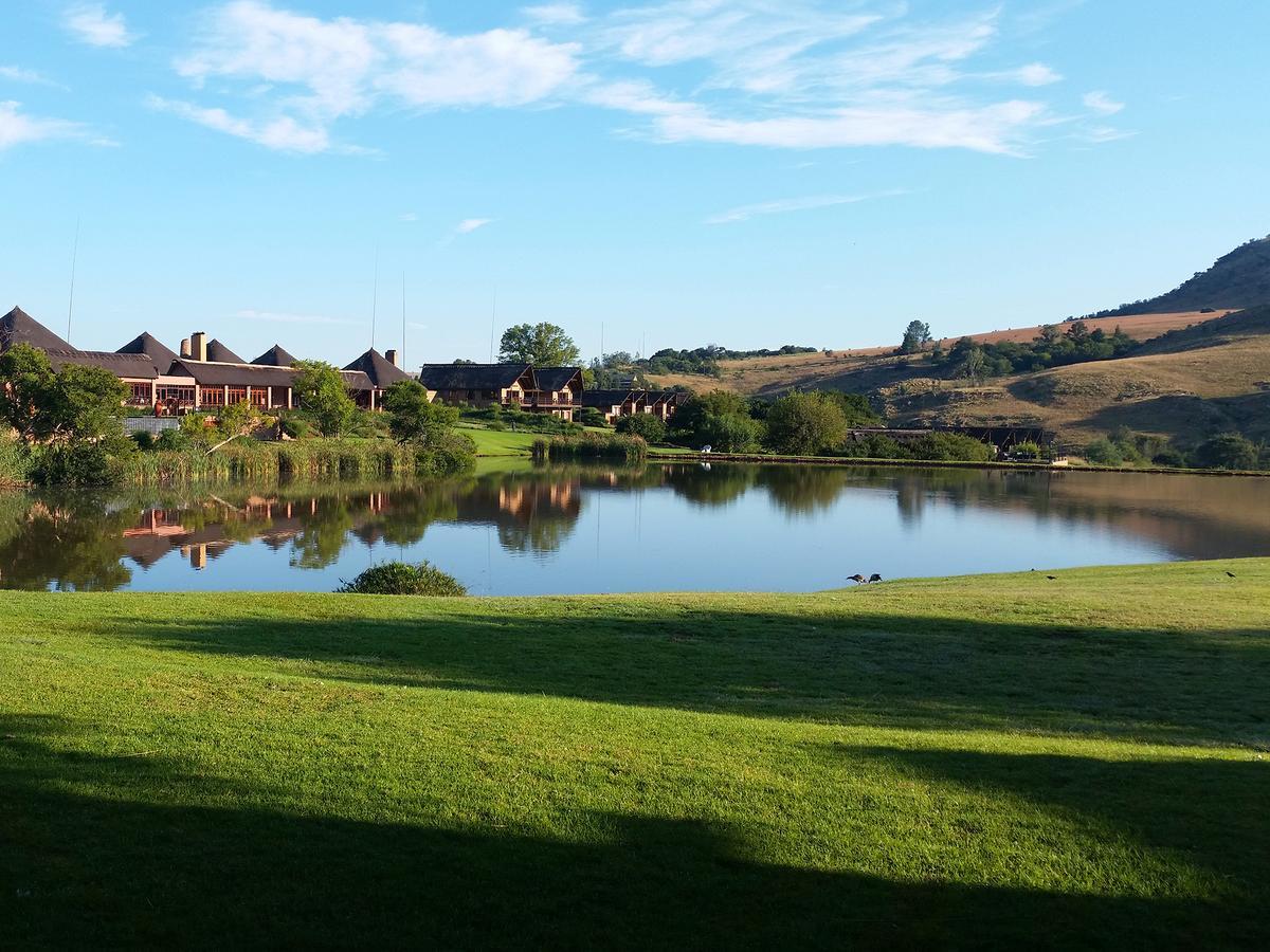 Kloofzicht Lodge & Spa Krugersdorp Exterior photo The village of Sunstone