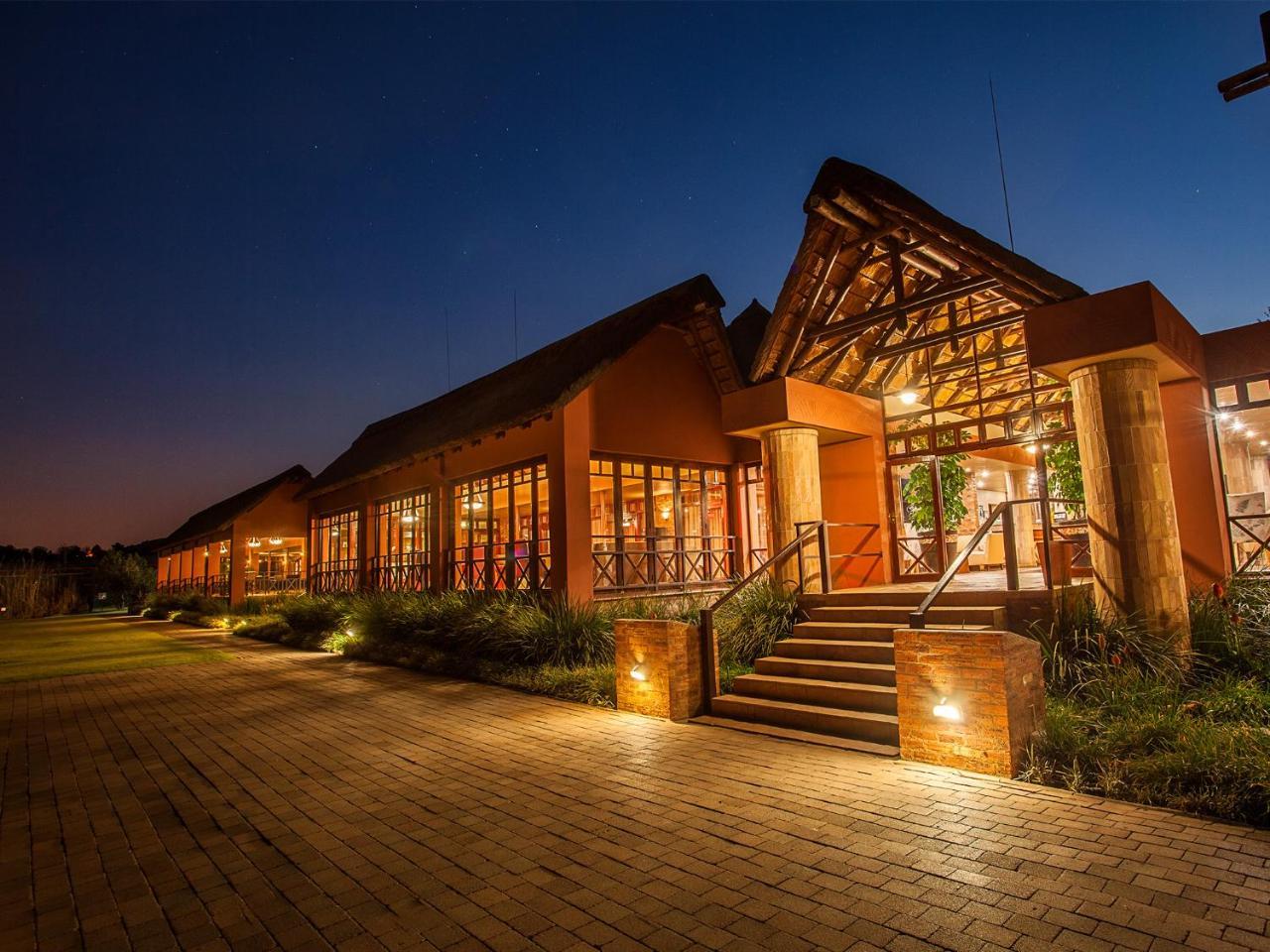 Kloofzicht Lodge & Spa Krugersdorp Exterior photo The main entrance of the resort